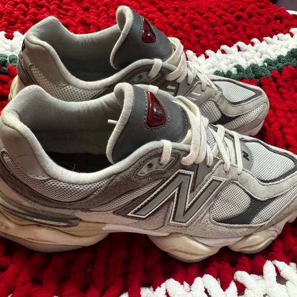 New Balance 9060 - Picture 3 of 8